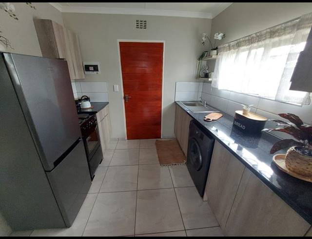 2 BEDROOM HOUSE FOR SALE IN VANDERBIJLPARK CW 5